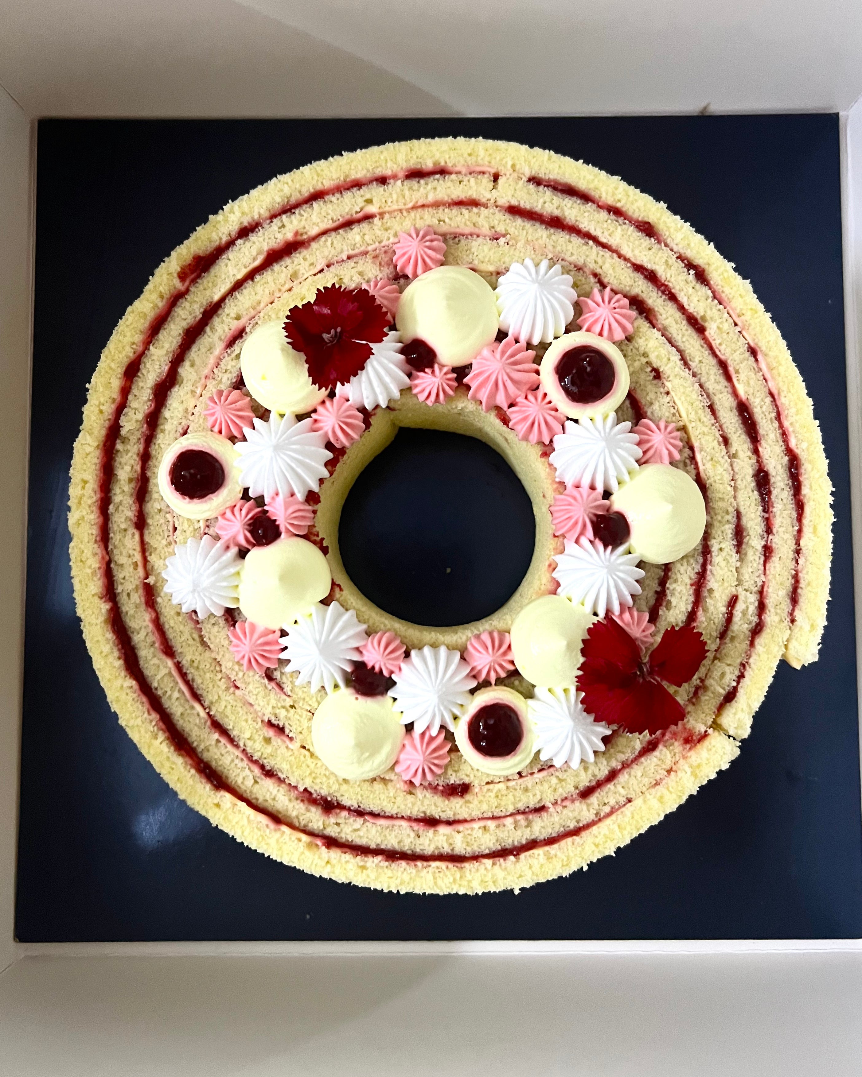 Lemon Berry Roulade (Cake)